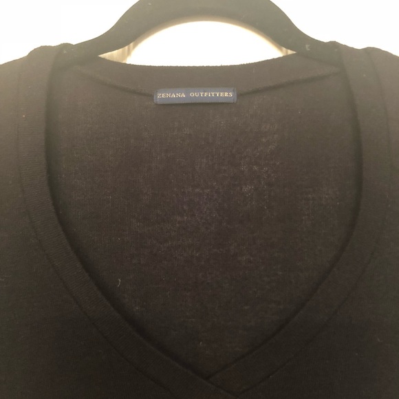 Zenana Outfitters black V neck sweater - Picture 3 of 5